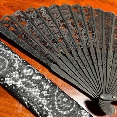黒レースのシックな扇子🪭の画像
