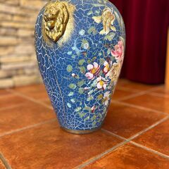 【割れあり】ライオン装飾付きアンティーク風陶器壺（花柄クラック加...