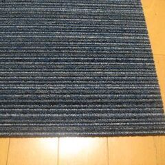日本製タイルカーペット厚み6.5㎜・1枚２１０円・在庫３３枚（１５４２）未使用品の画像