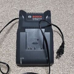 ボッシュ 18v2Ahバッテリーと充電器(GAL 18V-40) セットの画像