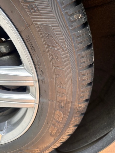 215/60R16 スタッドレスタイヤ　マツダCX3  トーヨータイヤ