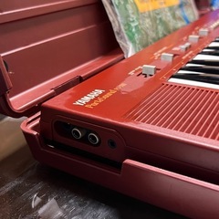 1980年代のポータブルキーボードの画像