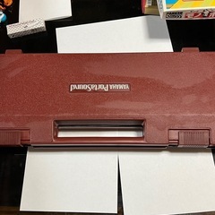 1980年代のポータブルキーボードの画像