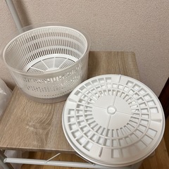 ニトリ 野菜 水切り L サラダスピナーの画像
