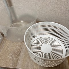 ニトリ 野菜 水切り L サラダスピナーの画像