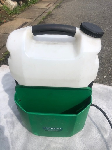 ハイコーキの高圧洗浄機２台。
