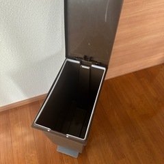ゴミ箱の画像