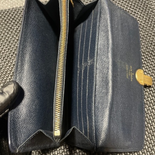 VUITTON長財布