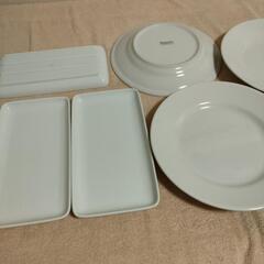 角皿（無印良品）丸皿（サタルニア:イタリア）各３枚