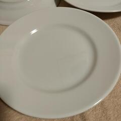 角皿（無印良品）丸皿（サタルニア:イタリア）各３枚の画像