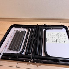 折りたたみテーブルの画像