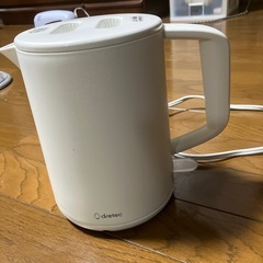 電気ポットの画像
