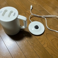 電気ポットの画像