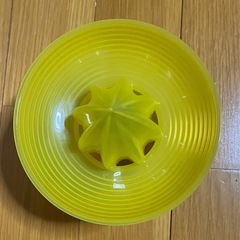 タッパーウェア　タンブラーとフルーツ搾り器 の画像