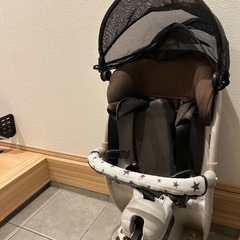 ギュットクルーム　後部座席　チャイルドシート