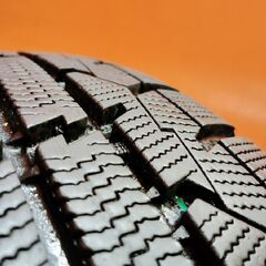 【TOYO GIZ 185/60R15】スタッドレス【VW 6R ポロ 純正スチールホイール 15インチ 6J5HPCD100+38】22年製 バリ溝　(KTM354)の画像