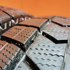 DUNLOP WINTER MAXX WM02 205/60R16 16インチ スタッドレス 23～24年製 バリ溝 ステップワゴン ヴォクシー ジューク等　(KTM353) の画像