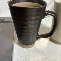 陶器のマグカップの画像