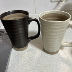 陶器のマグカップの画像