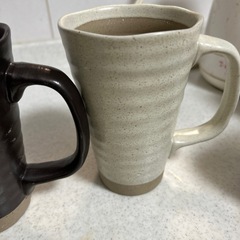 陶器のマグカップの画像