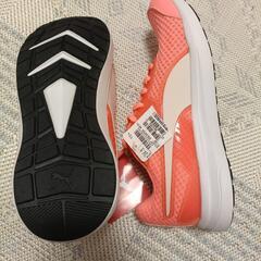 PUMAランニングシューズ24.5の画像