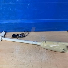  EJ428番✨充電式クリーナー✨makita CL103D