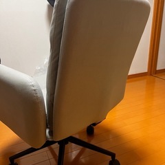 デスクパソコンチェア　昇降機能キャスター付き　の画像