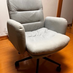 デスクパソコンチェア　昇降機能キャスター付き　の画像