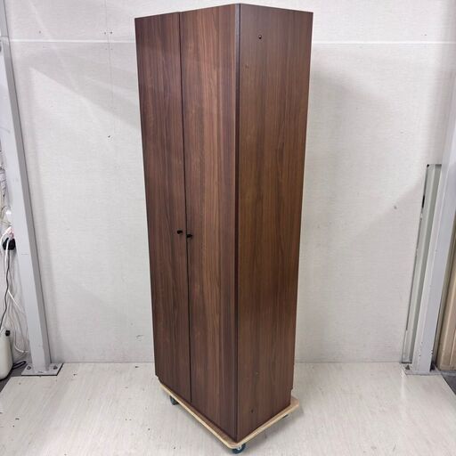  23258  木製リビングキャビネット 本棚 扉付き収納 棚    ◆大阪市内・東大阪市他 6,000円以上ご購入で無料配達いたしま