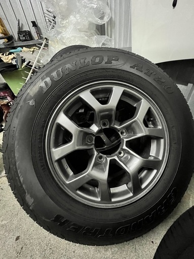 ノーマル車高のジムニーシエラJB74にレイズ16インチ、タイヤ外径