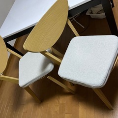 ダイニングテーブル・椅子