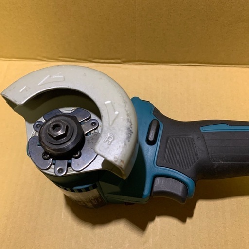 マキタ  18v  MC300D