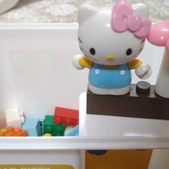 ハローキティ　ダウンバケット（大きめブロック）の画像