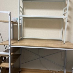 デスク兼ドレッサー