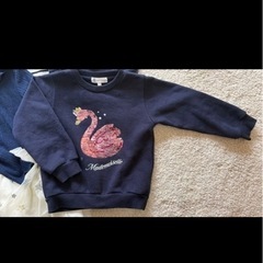 【２枚目以降もセット、ブランド物入り】女の子　キッズ　洋服　まとめ売り　サイズ120の画像