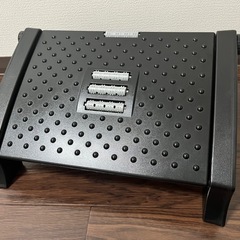 中古★フットレスト 足置き 角度・高さ調整可能の画像