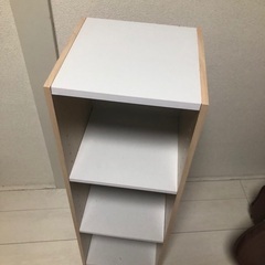 三段カラーボックスの画像