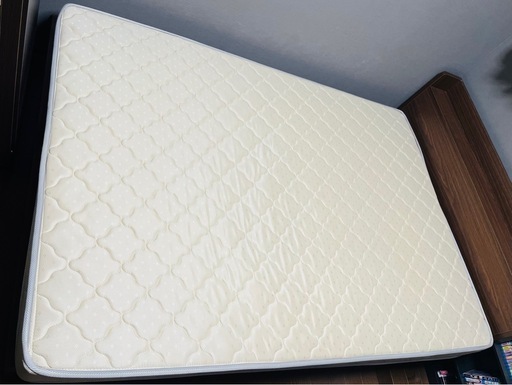 優良品★ダブルベットフレーム＋マットレス＋マットレスカバー 全てセットの破格品✴︎