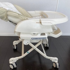 コンビのハイローチェアの画像