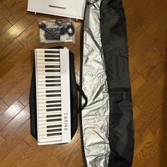 【お取引中】carina 折りたたみピアノ88鍵　白　バッテリー内蔵の画像