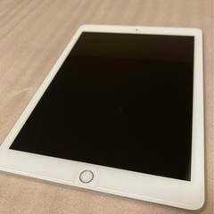 
Apple iPad 第5世代 Wi-Fi 32GB シルバーの画像