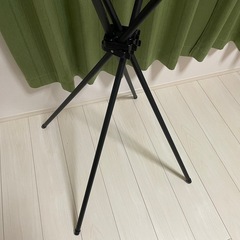 コンパクトな室内用物干しの画像