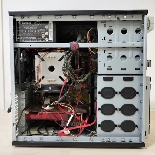 HDDなしPC×２、２３インチモニター