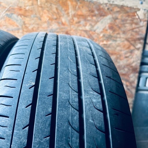 バリ山　YOKOHAMA ヨコハマ　BluEarth RV-02 215/60R17 夏タイヤ　2021年製　17インチ