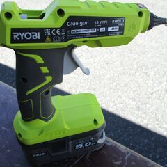 ☆ リョービ RYOBI R18GLU & R18PS ホットグルーガン&コードレスコーナーパームサンダー 5点セット◆バッテリー2台付きの画像