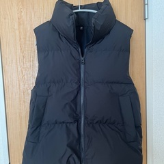 GU ヒートパデッドベスト ブラック Sの画像