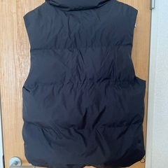 GU ヒートパデッドベスト ブラック Sの画像