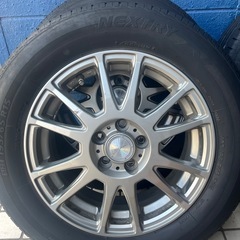 プリウス３０ブリジストンタイヤ195/65R15タイヤの画像