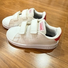 子供の靴の画像