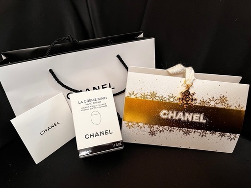 CHANEL LA CREME MAIN ギフトボックス付き (noa⭐︎) 古島の CHANEL LA CREME MAIN ギフトボックス付き (noa⭐︎) 古島の